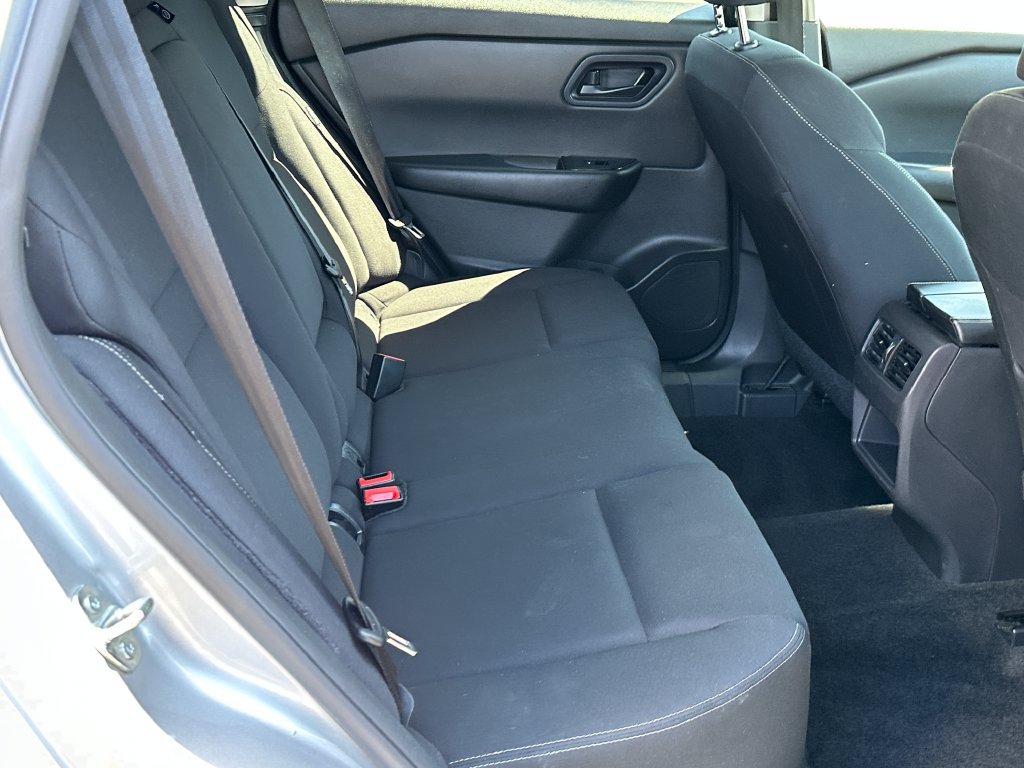 Used 2024 Nissan Rogue S FWD image 17