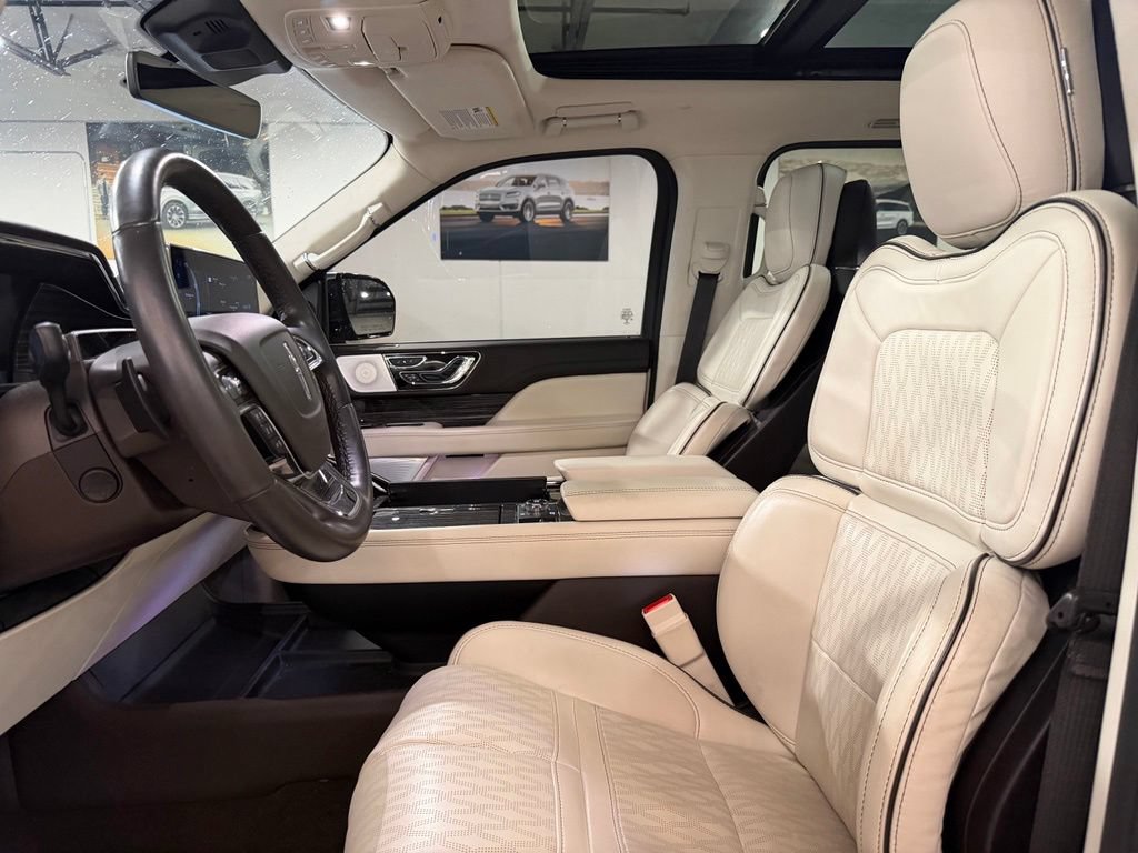 Used 2022 Lincoln Navigator L Black Label AWD/4WD image 15