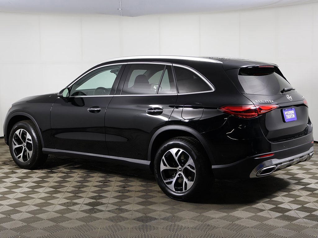 Used 2025 Mercedes-Benz GLC 350e 4MATIC image 9