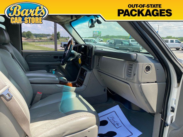 Used 2004 Cadillac Escalade AWD image 16