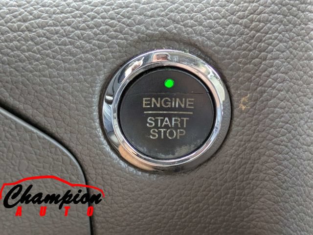 Used 2017 Lincoln Navigator Select RWD image 32