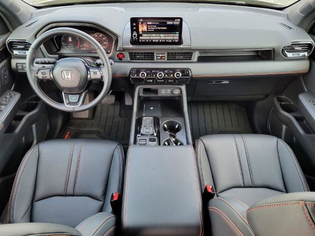 Used 2025 Honda Pilot TrailSport image 19