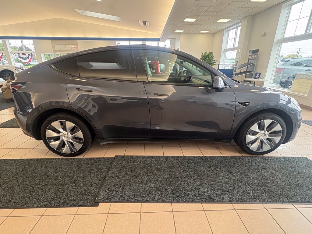 Used 2023 Tesla Model Y Long Range AWD/4WD image 6