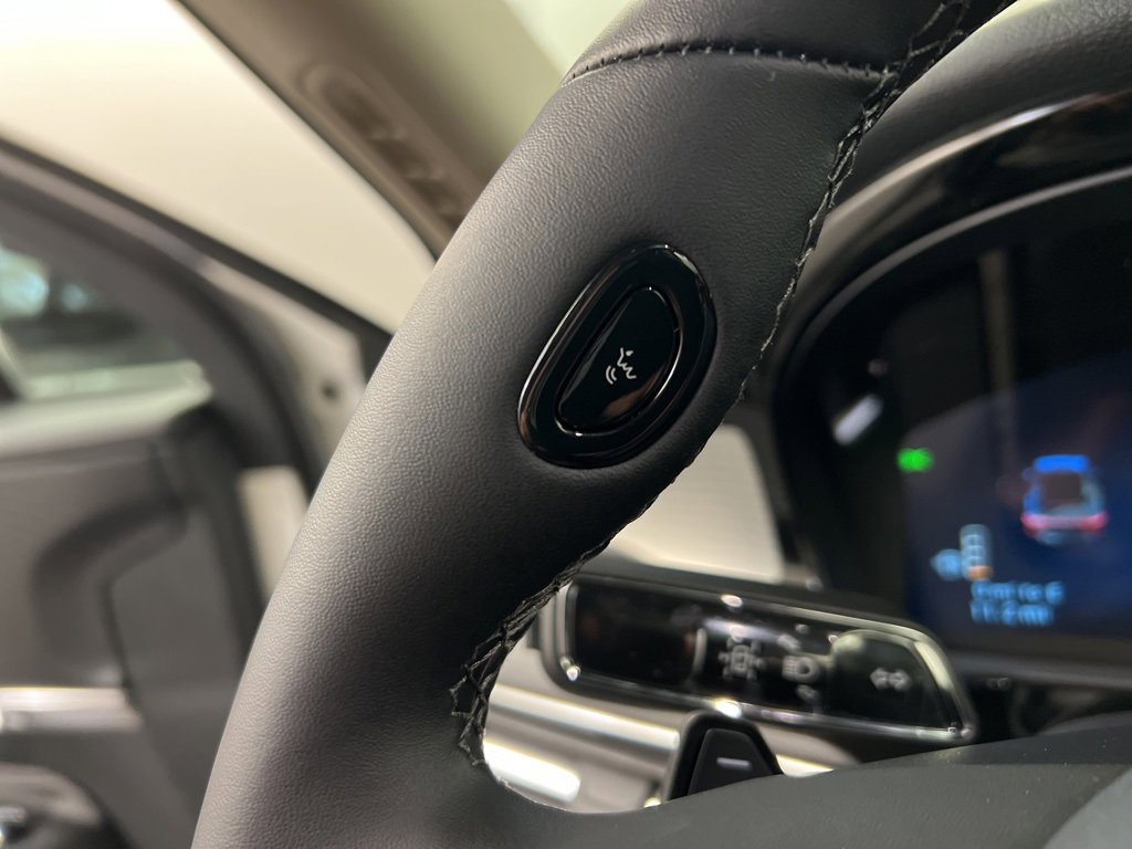 Used 2026 Lincoln Corsair Premiere image 19