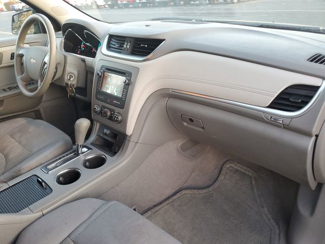 Used 2014 Chevrolet Traverse LS image 31