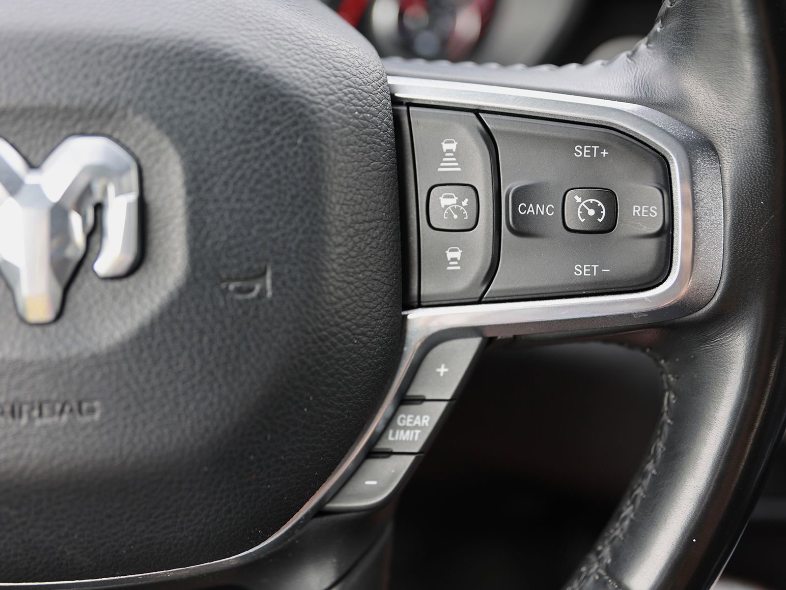 Used 2021 RAM 1500 Laramie AWD/4WD image 40