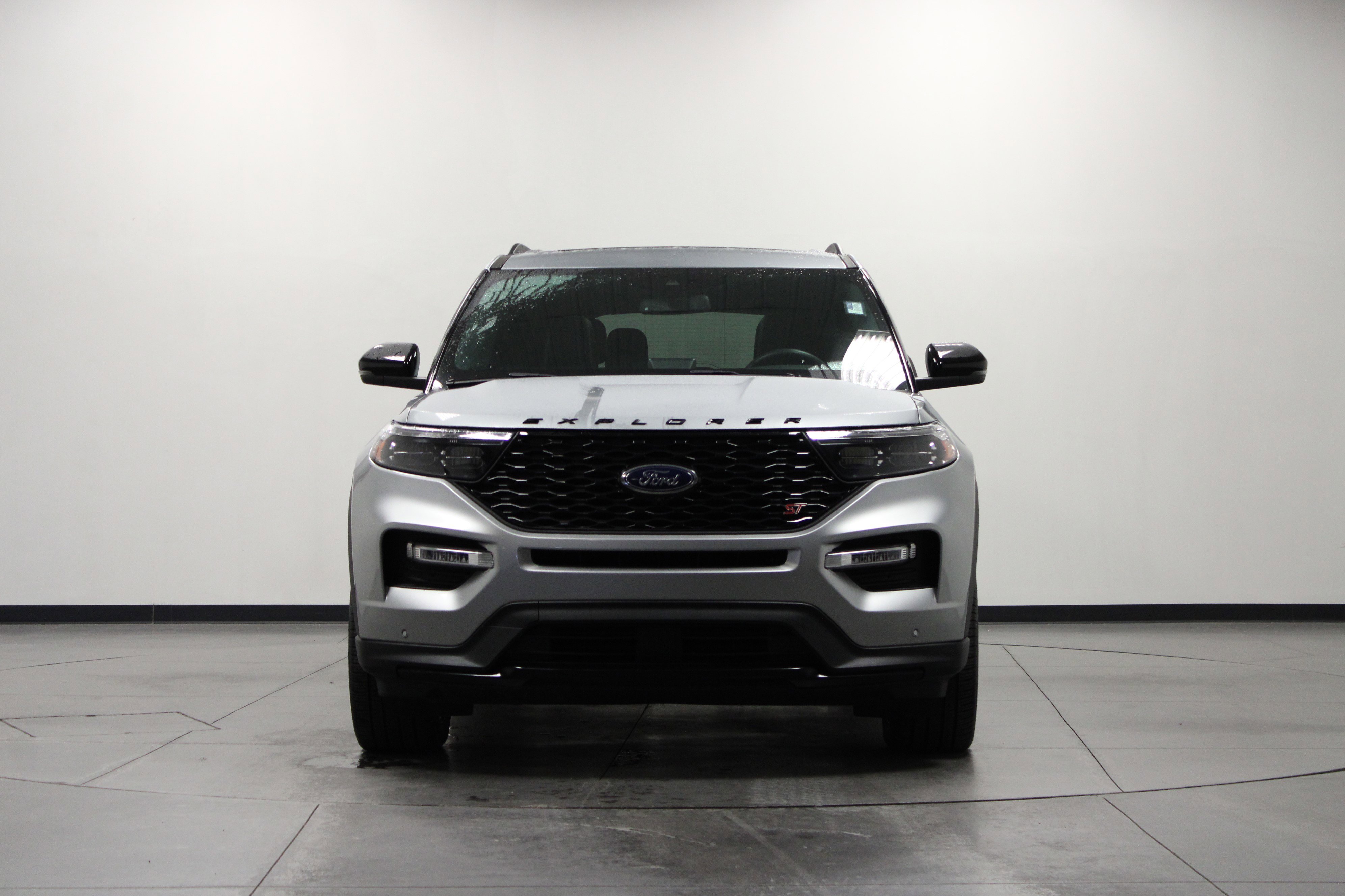 Used 2024 Ford Explorer ST w/ Equipment Group 401A image 9