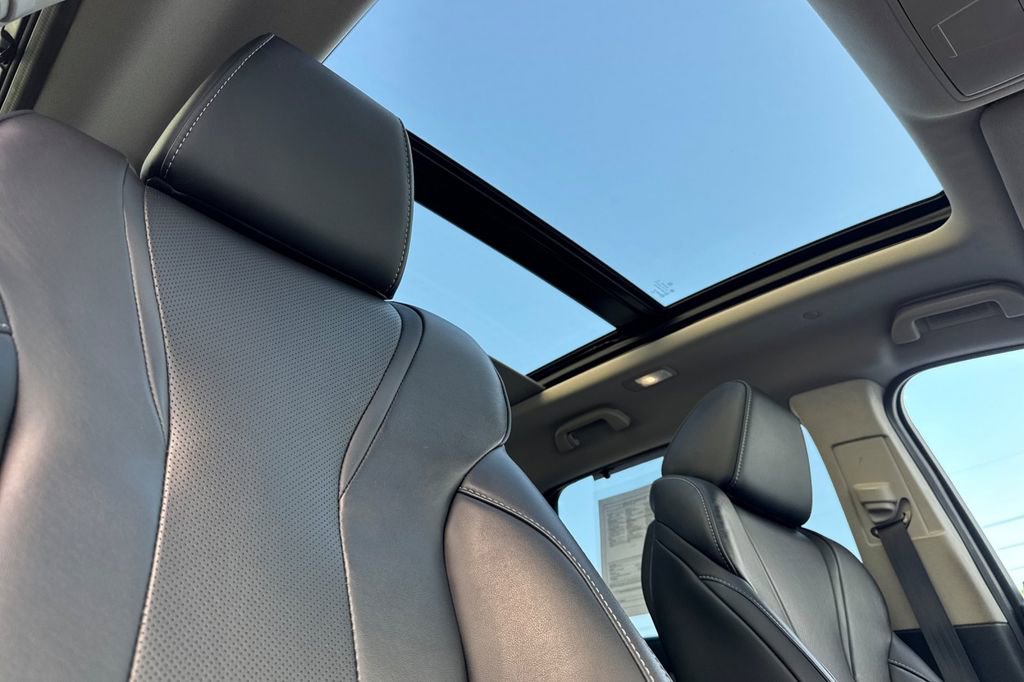 Certified 2023 Acura MDX FWD w/ Technology Package image 22