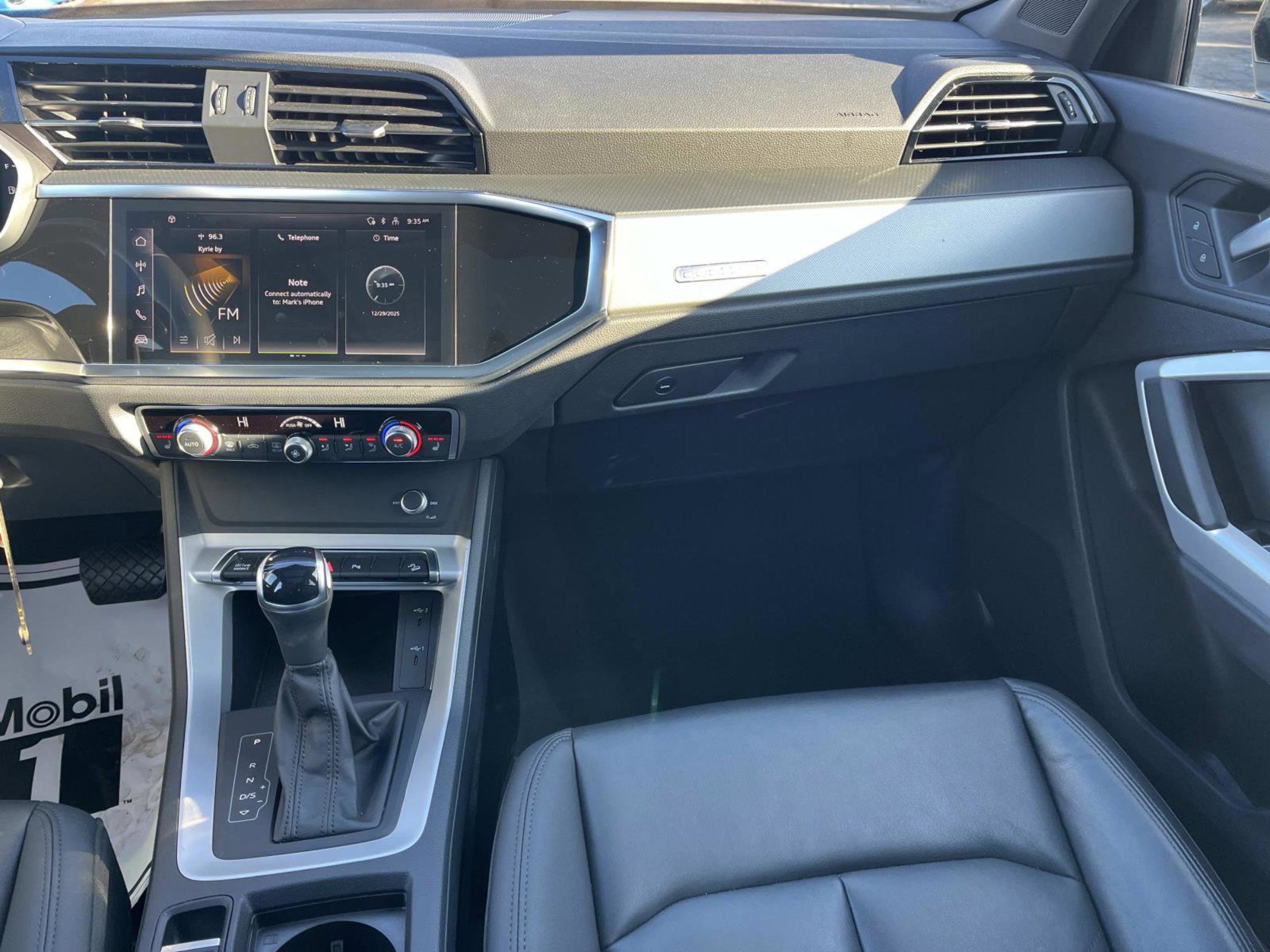 Used 2025 Audi Q3 2.0T Premium image 15