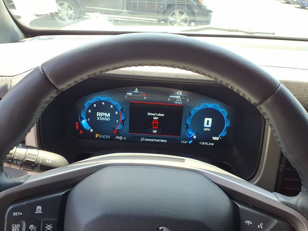 Used 2025 Ford Bronco Outer Banks AWD/4WD image 15