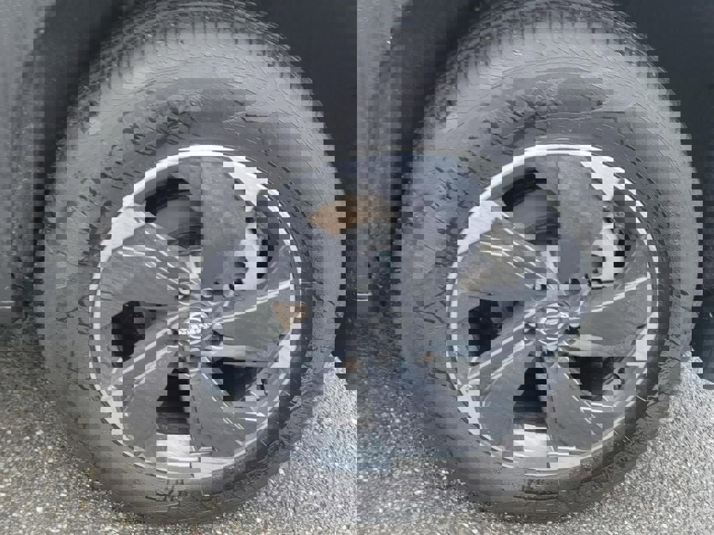 Certified 2025 Nissan Rogue SV image 6