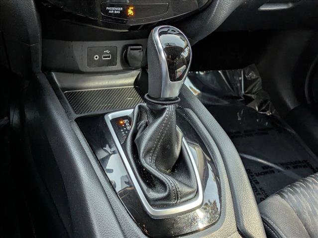 Used 2018 Nissan Rogue SV image 14
