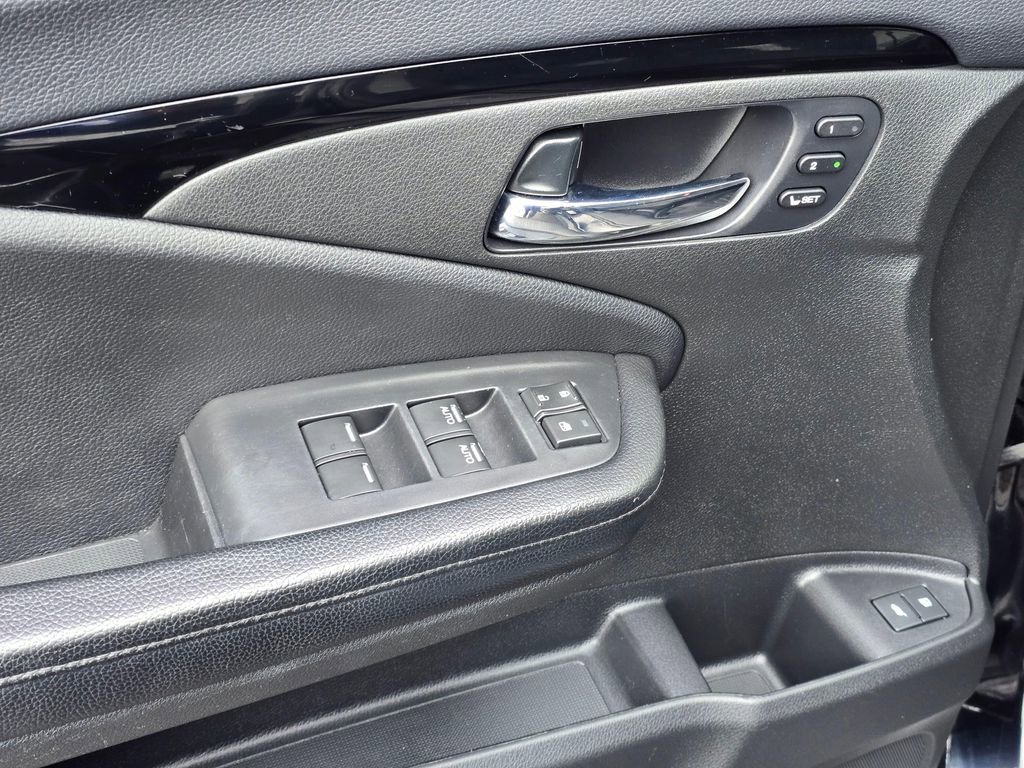 Used 2019 Honda Pilot Touring image 25