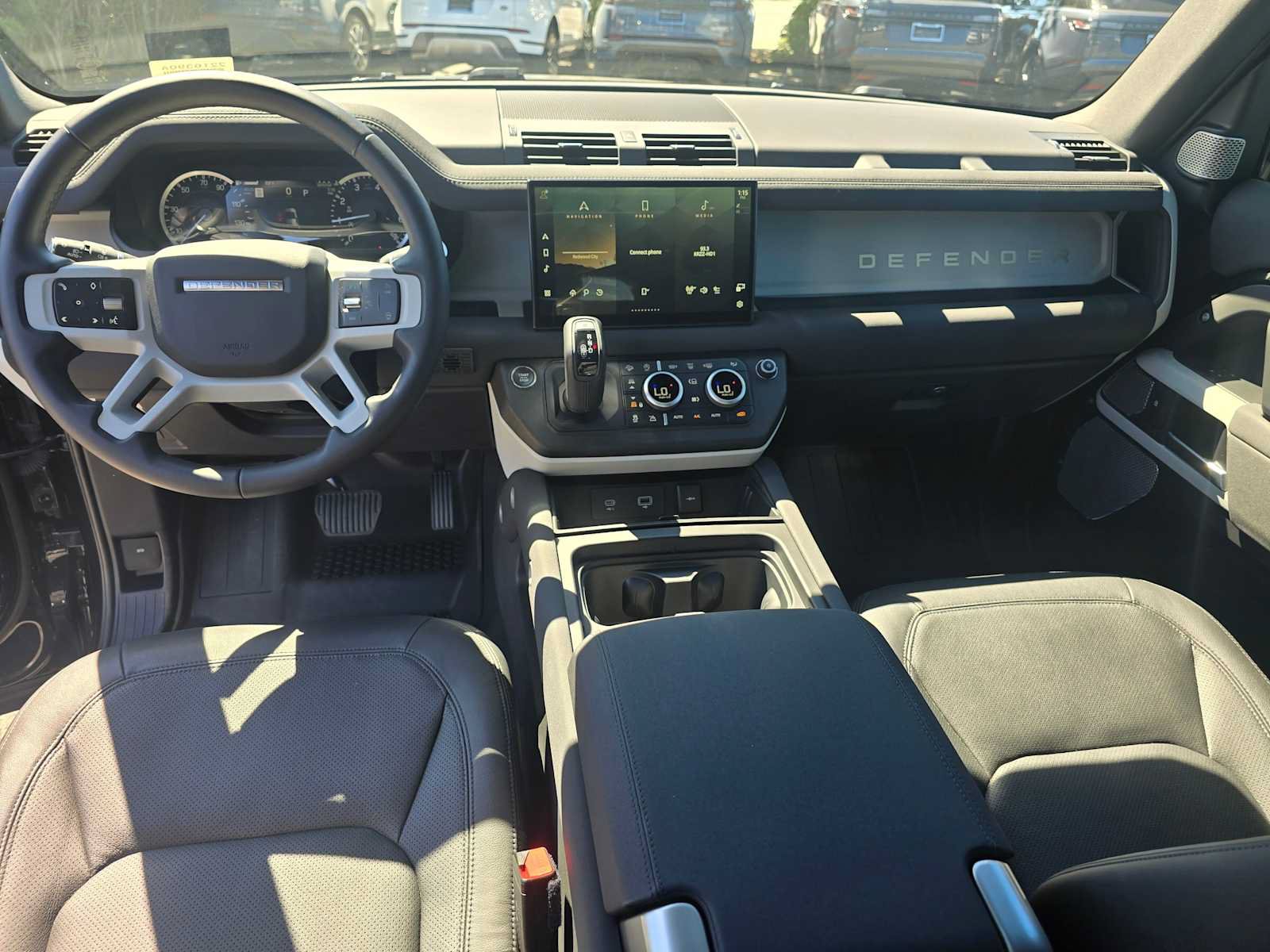 Used 2023 Land Rover Defender 130 SE AWD/4WD image 20