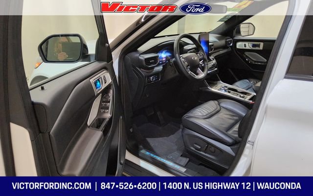 Used 2024 Ford Explorer Platinum w/ Technology Package AWD/4WD image 7
