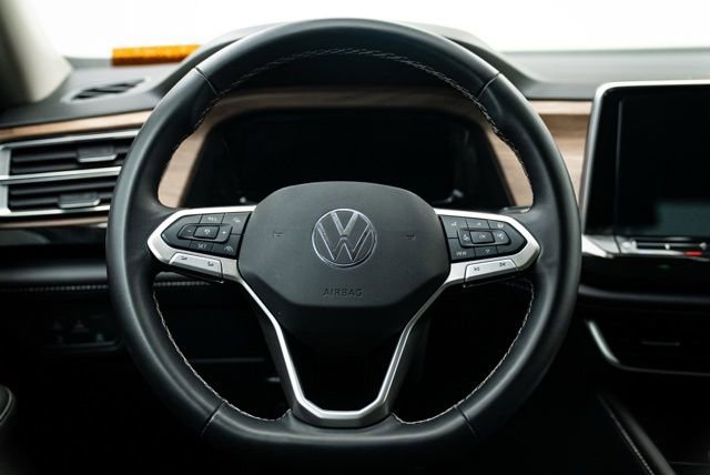 Used 2025 Volkswagen Atlas SE image 19