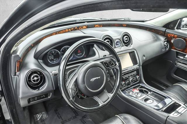 Used 2011 Jaguar XJ L RWD image 10