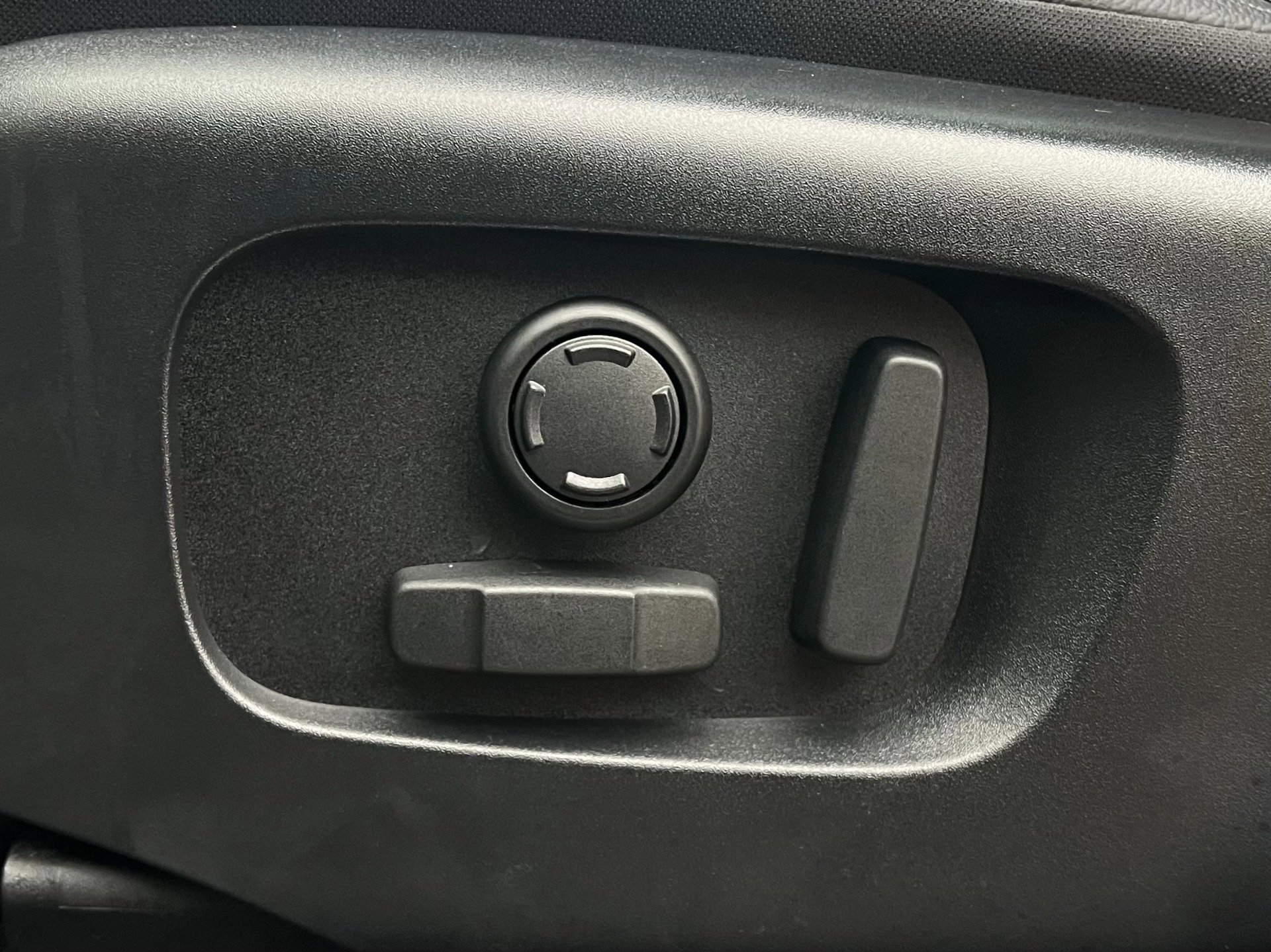 Used 2024 Land Rover Range Rover Evoque Dynamic SE image 30