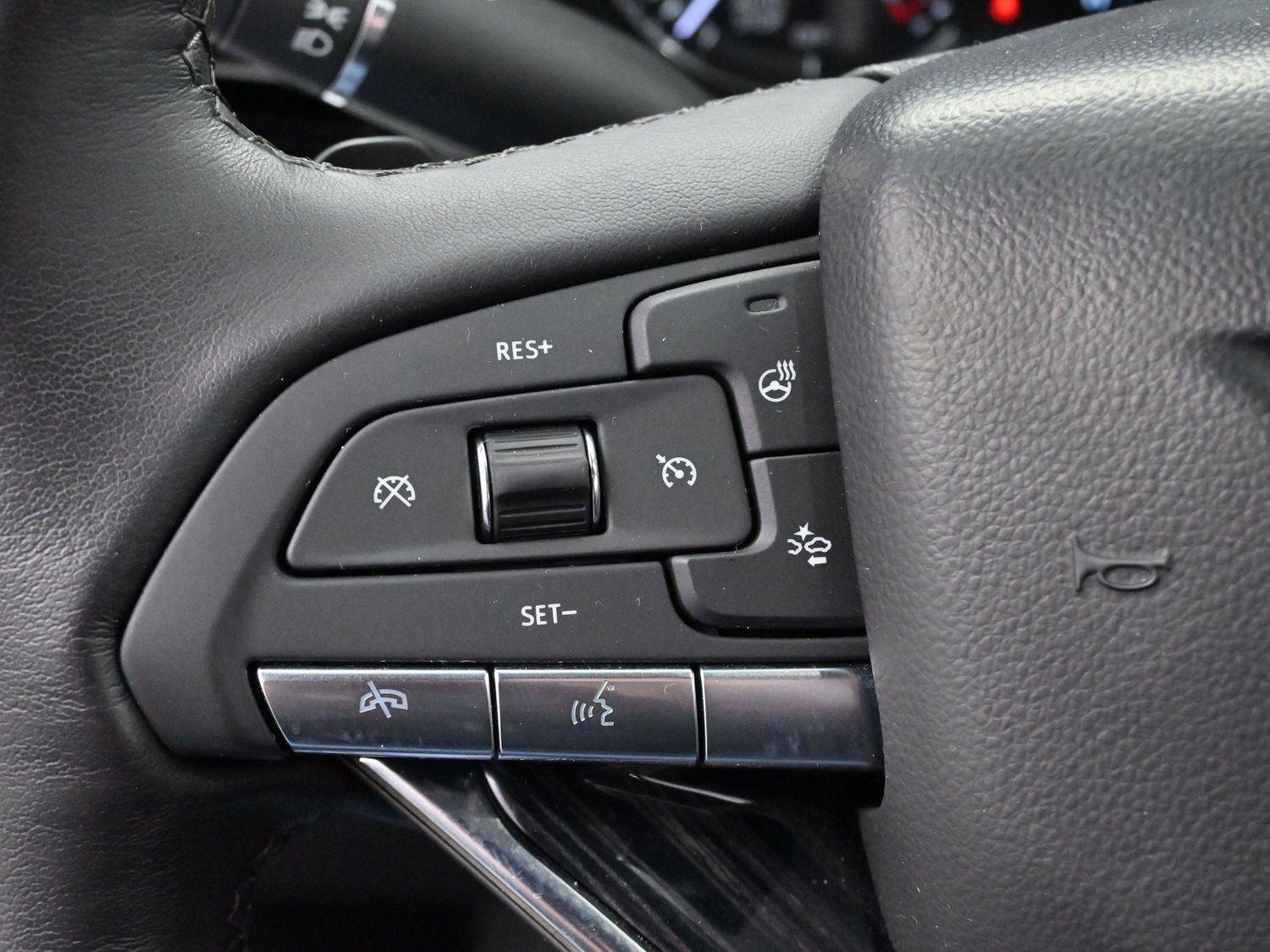 Certified 2025 Cadillac XT6 Premium Luxury image 17