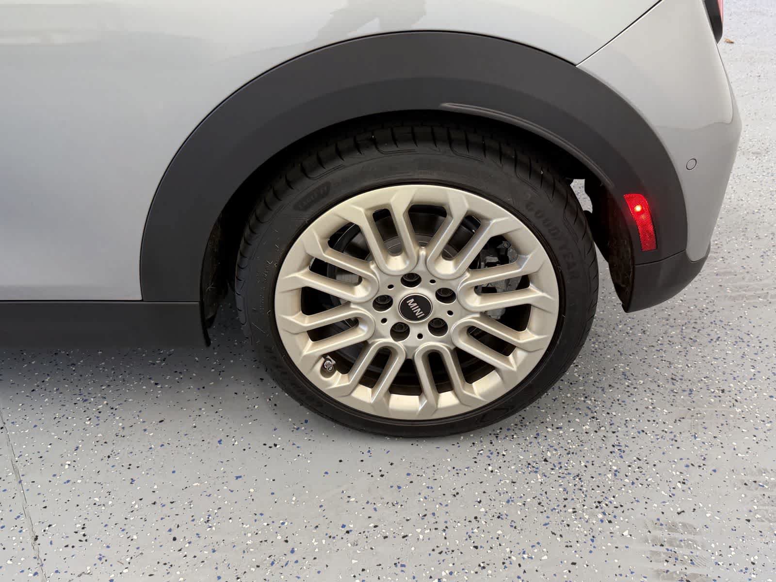 Used 2025 MINI Cooper 2-Door Hardtop FWD image 24
