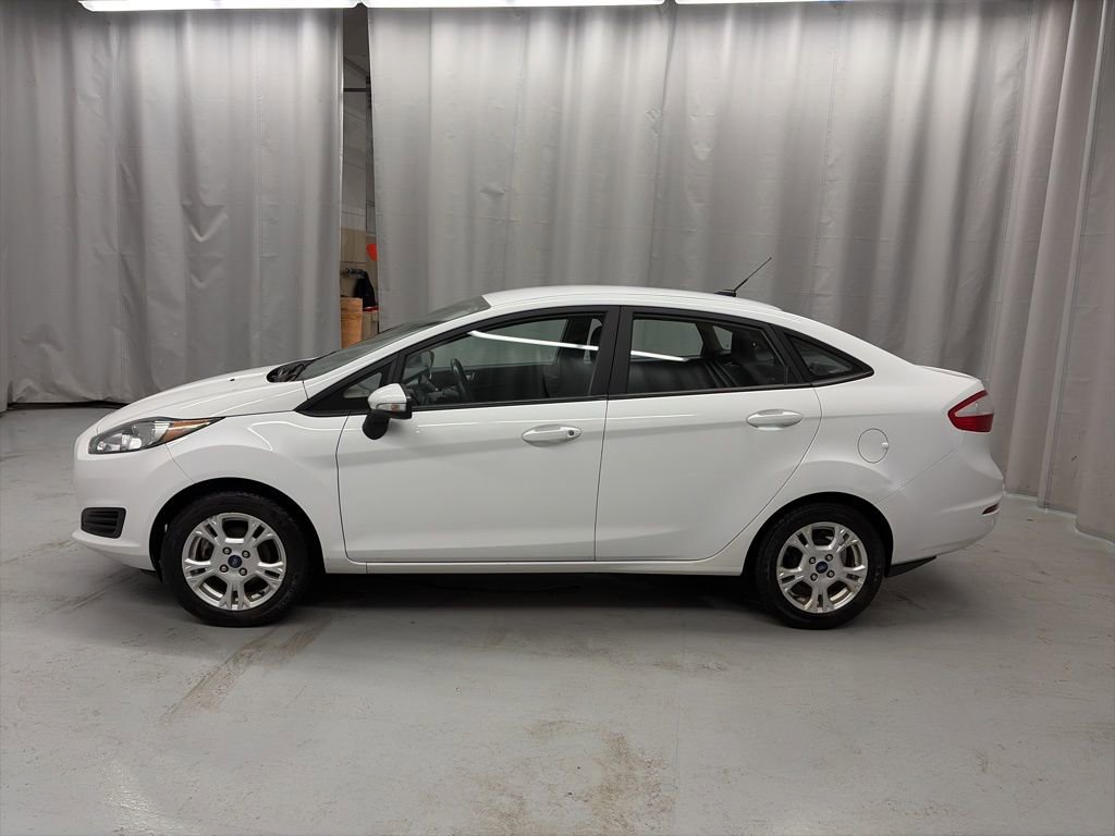 Used 2016 Ford Fiesta SE image 2
