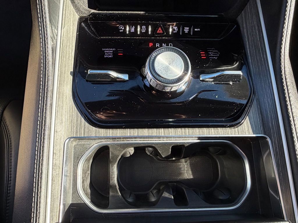 Certified 2024 Jeep Wagoneer Series III image 21