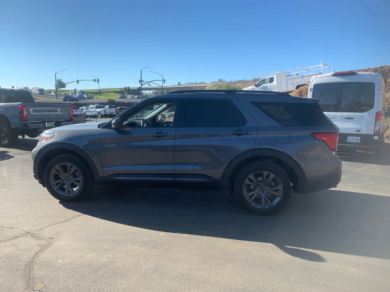 Used 2023 Ford Explorer XLT w/ Equipment Group 202A image 8