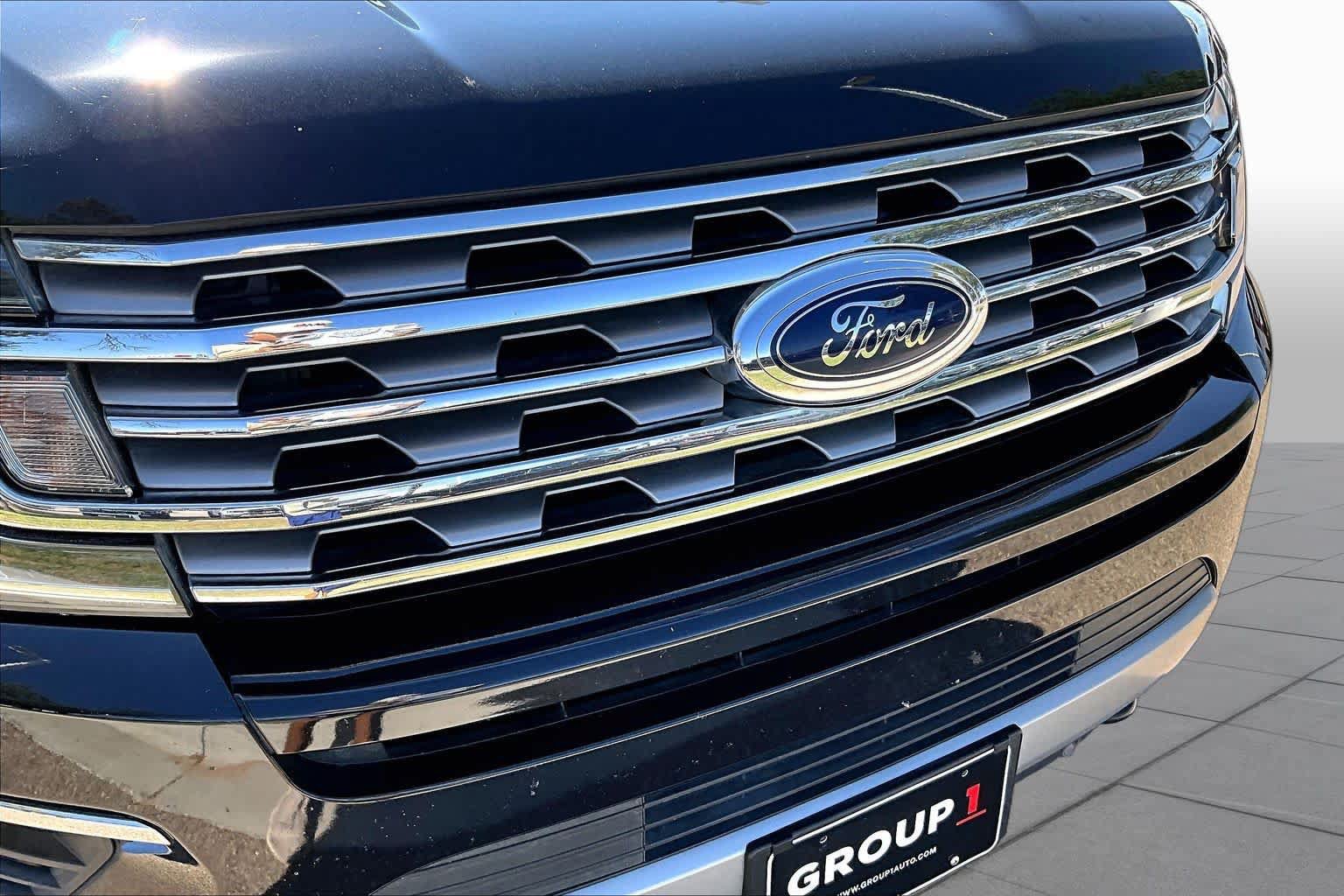 Used 2019 Ford Expedition Max Limited w/ Driver Assistance Package AWD/4WD image 19