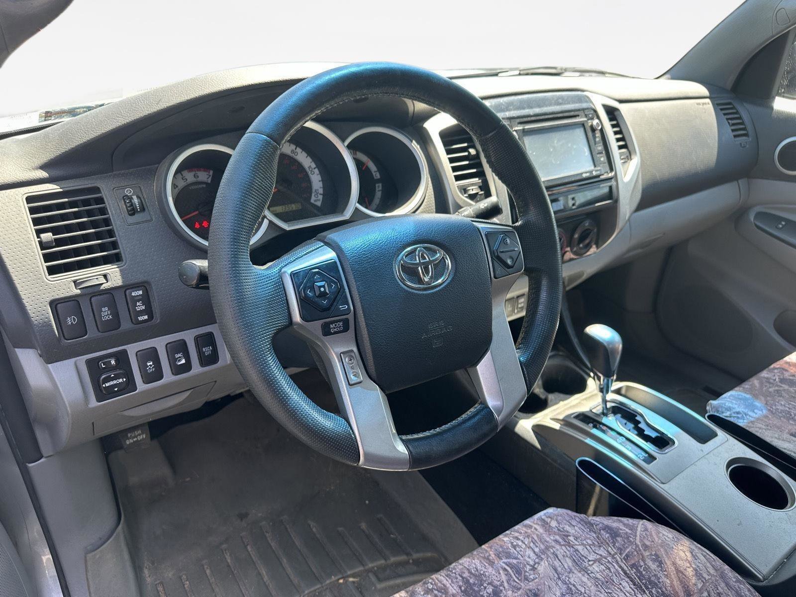 Used 2014 Toyota Tacoma 4x4 Access Cab V6 w/ TRD Off-Road Package image 11