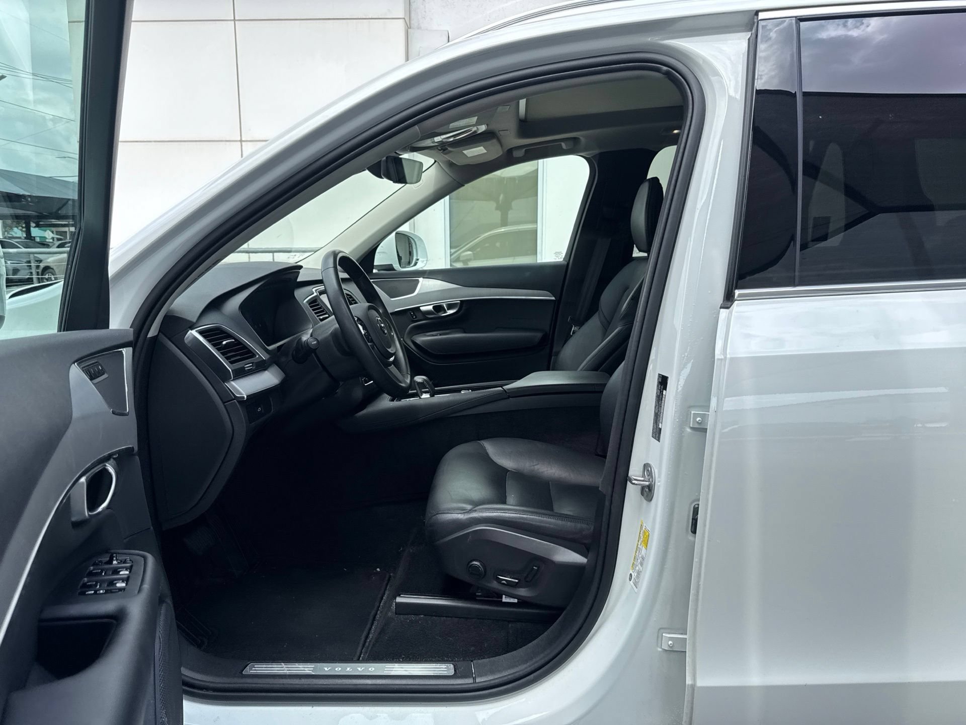 Certified 2024 Volvo XC90 B5 Core AWD/4WD image 9
