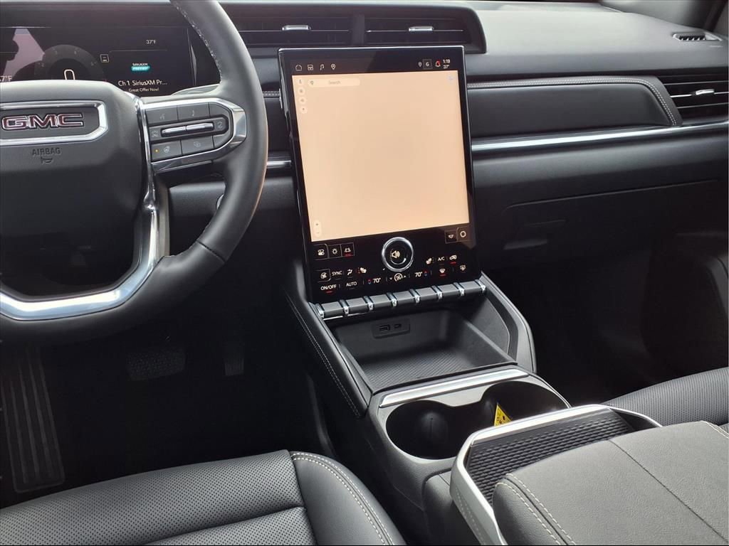 Used 2025 GMC Terrain Elevation w/ Elevation Premium Package image 6