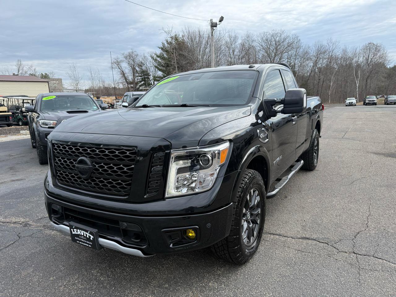 Used 2017 Nissan Titan PRO-4X image 2