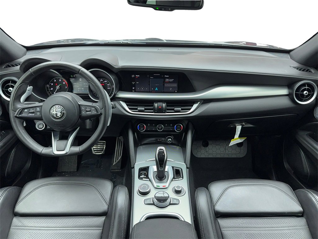 Used 2022 Alfa Romeo Stelvio Veloce image 16