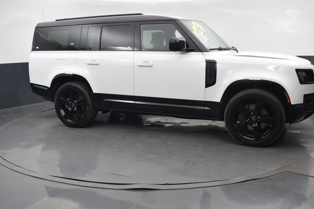 Used 2023 Land Rover Defender 130 X-Dynamic SE AWD/4WD image 7