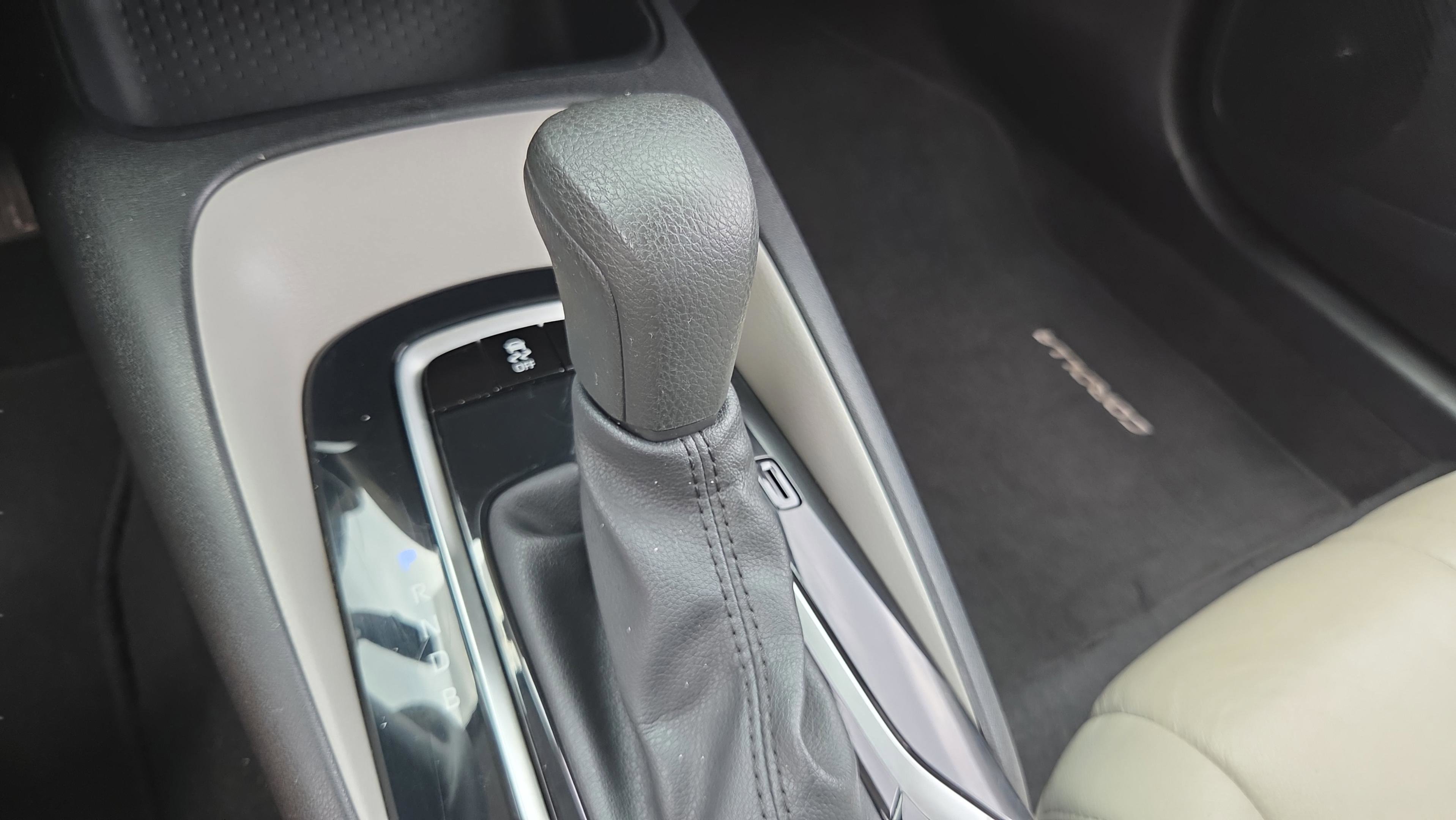 Used 2020 Toyota Corolla LE FWD image 17
