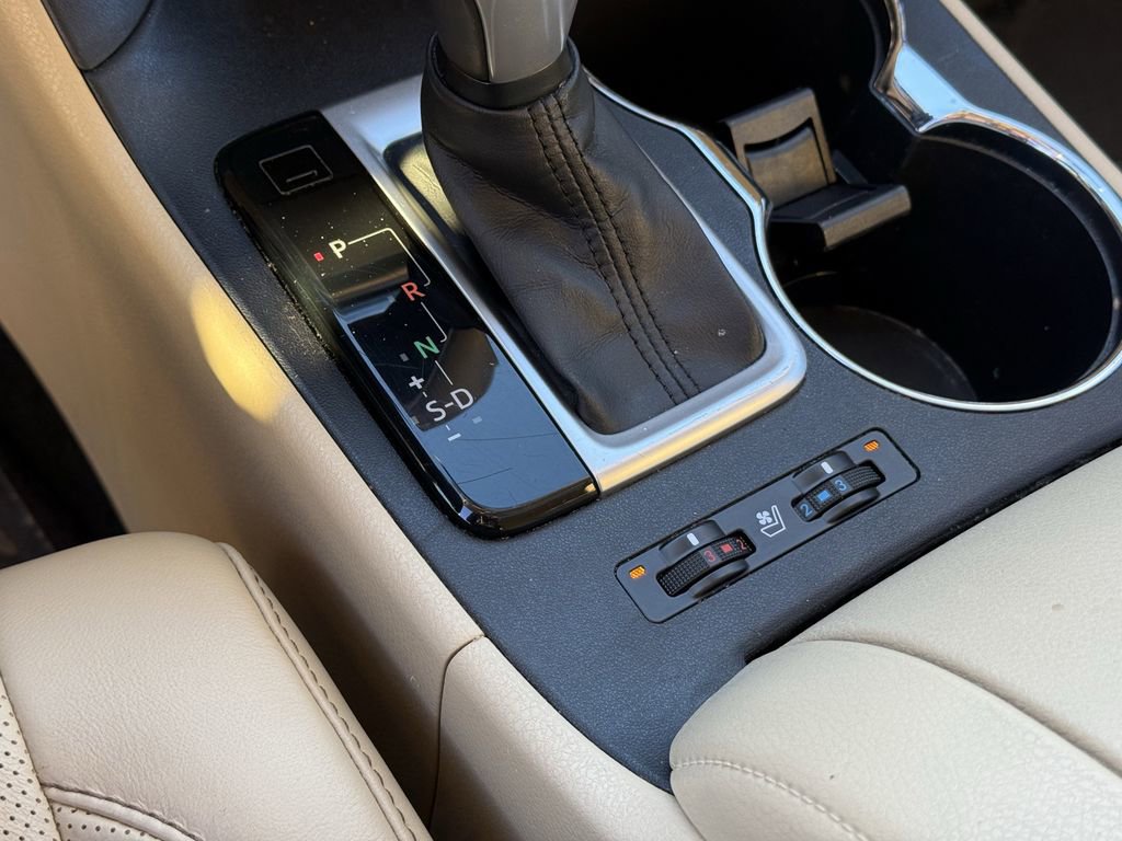 Used 2014 Toyota Highlander Limited image 26