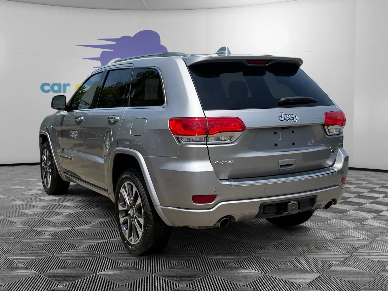 Used 2018 Jeep Grand Cherokee Overland AWD/4WD image 3