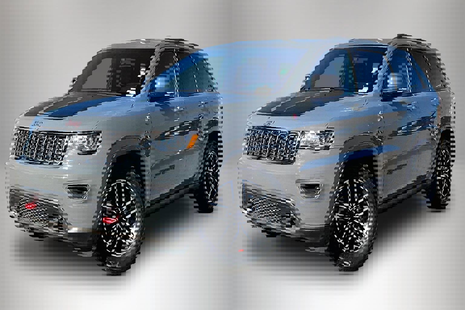 Used 2020 Jeep Grand Cherokee Trailhawk image 3