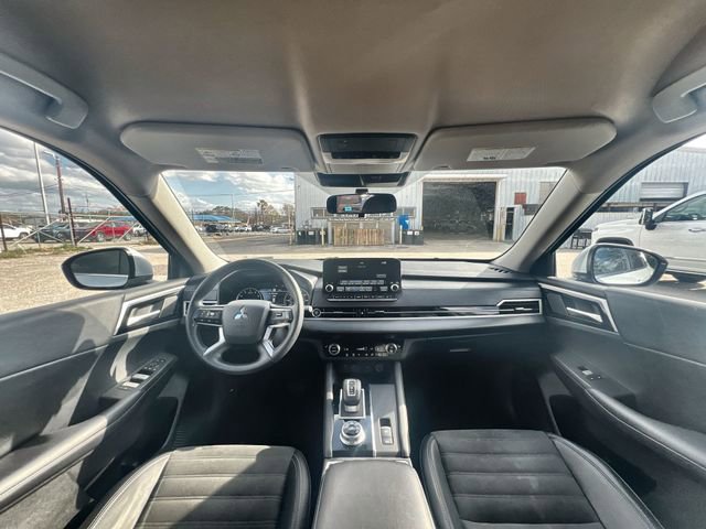Used 2024 Mitsubishi Outlander SE image 19