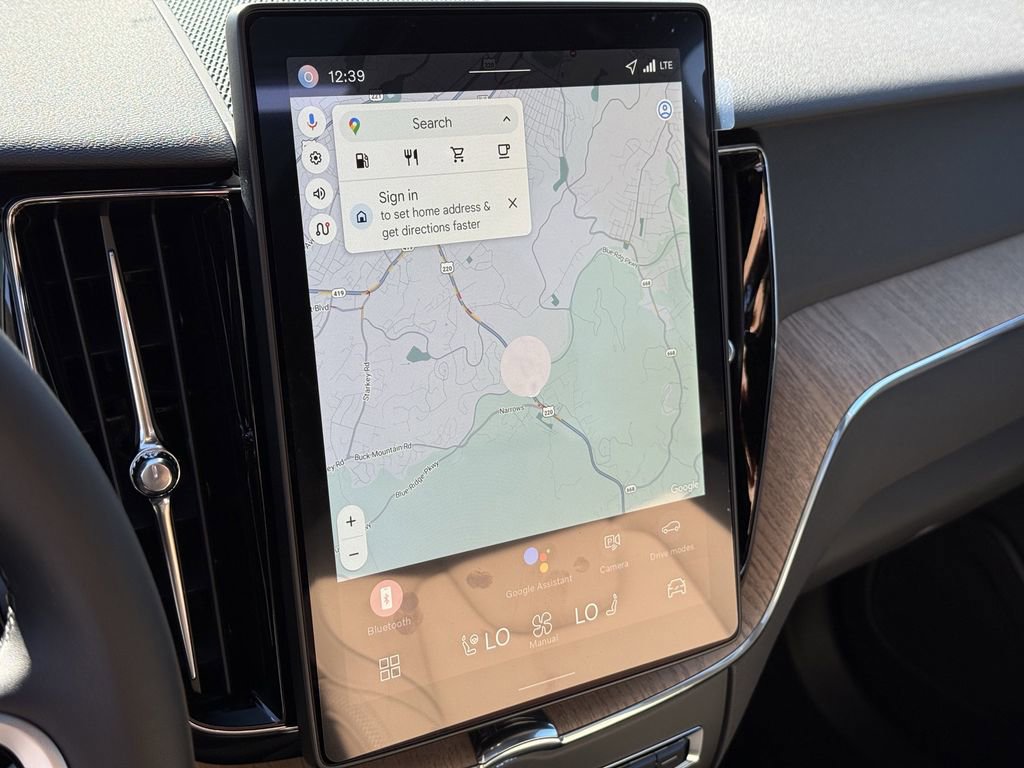 New 2026 Volvo XC60 B5 Plus w/ Climate Package image 17