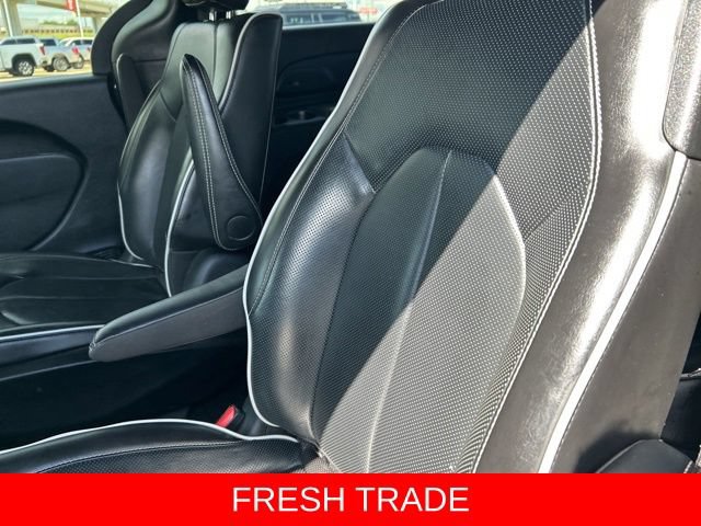 Used 2024 Chrysler Pacifica Premium FWD image 40