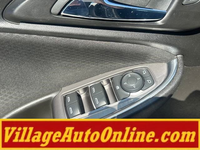 Used 2017 Chevrolet Malibu LT FWD image 13