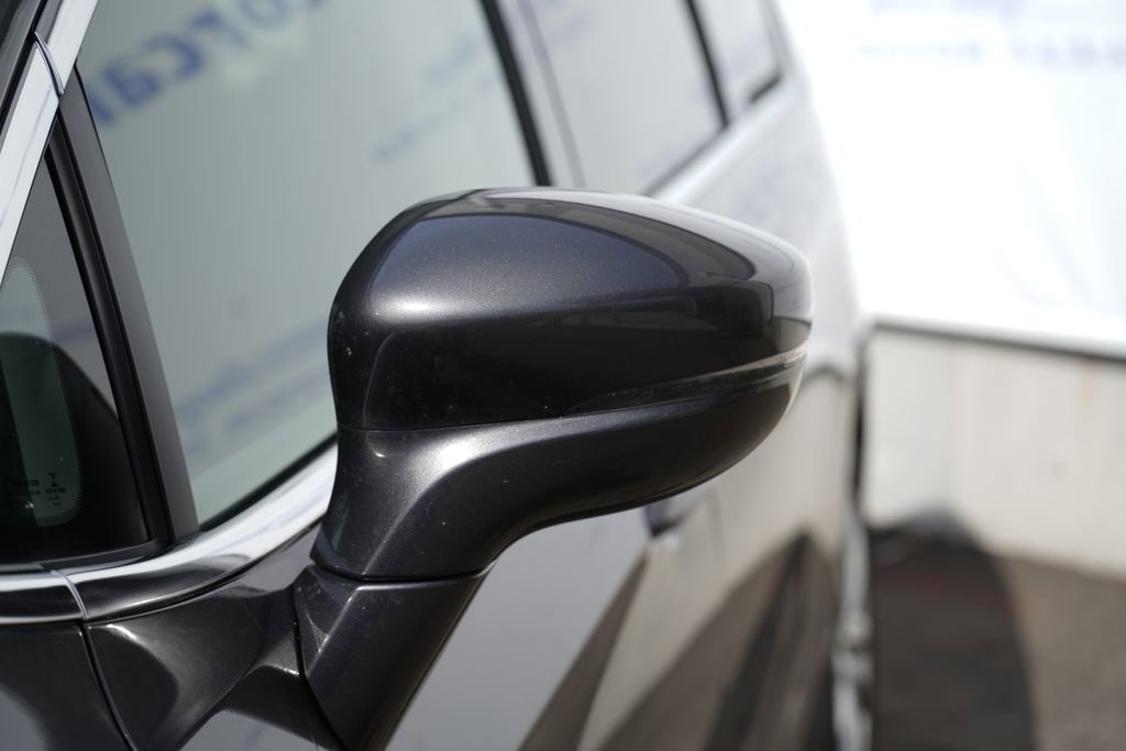 Used 2021 Chrysler Pacifica Touring image 10