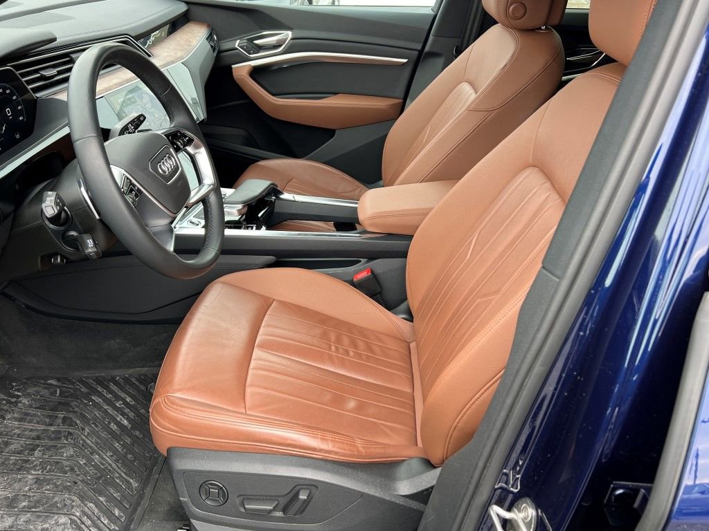 Certified 2022 Audi e-tron Premium w/ Convenience Plus Package image 25