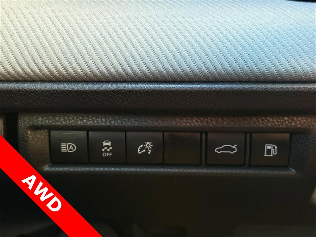 Used 2025 Toyota Camry LE image 29