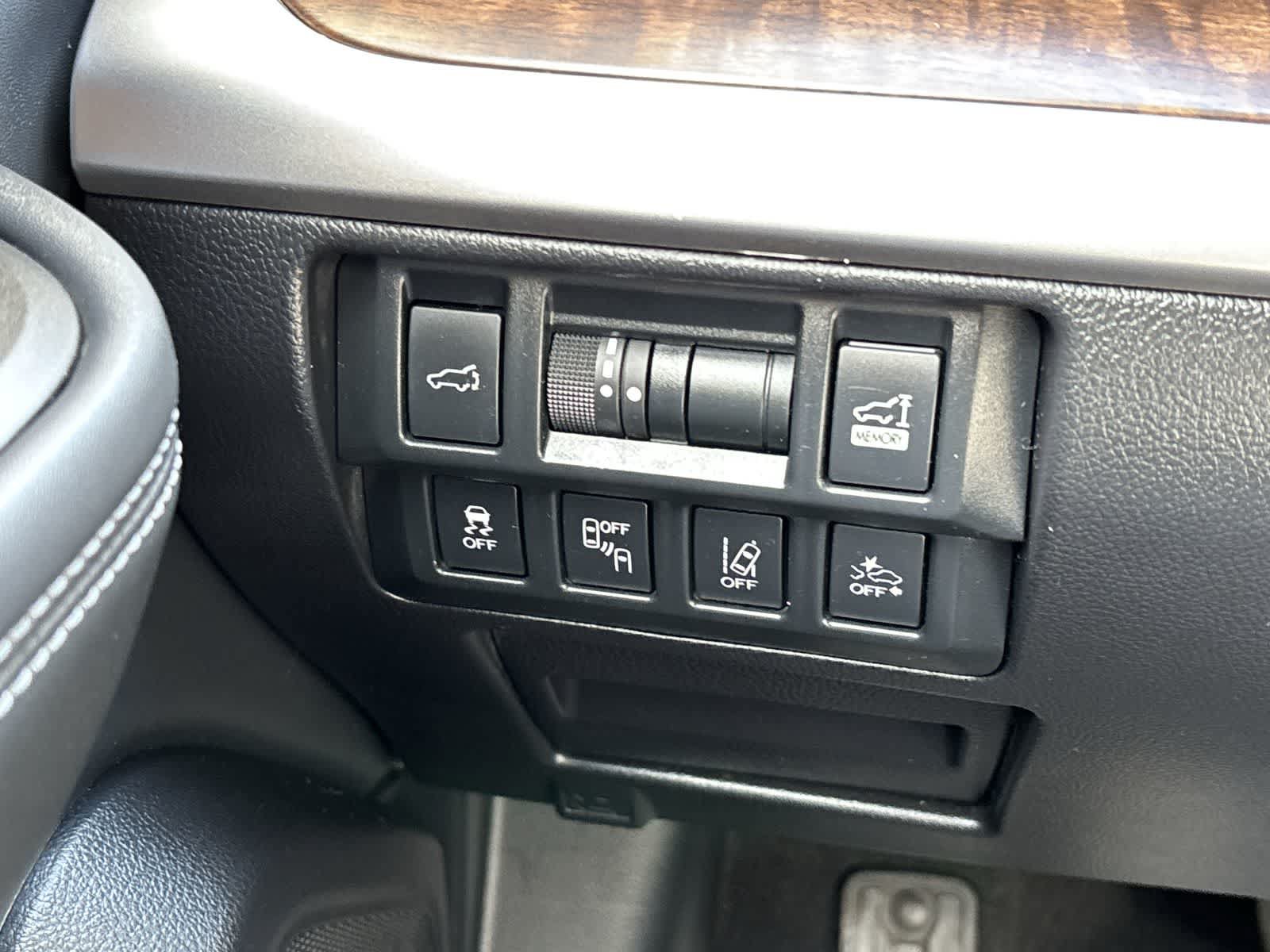 Used 2018 Subaru Outback 2.5i Limited AWD/4WD image 13