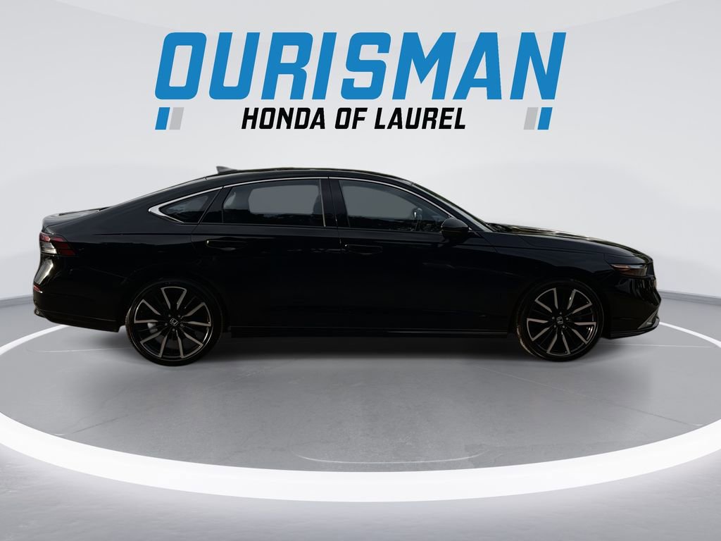 Used 2025 Honda Accord Touring image 9