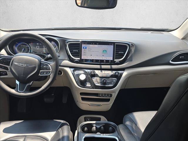 Used 2024 Chrysler Pacifica Touring-L FWD image 20