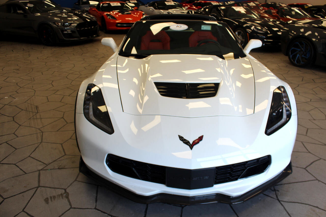 Used 2019 Chevrolet Corvette Z06 w/ Z07 Performance Package image 2