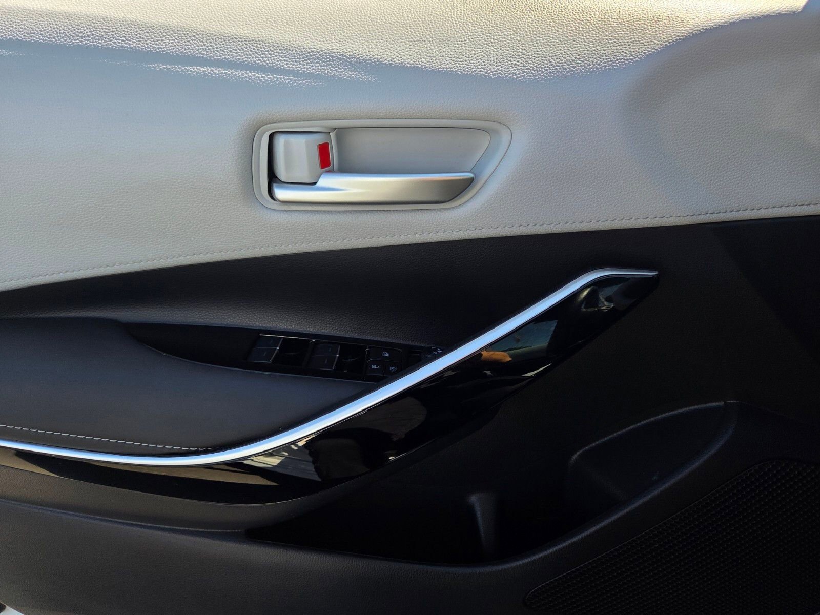 Used 2024 Toyota Corolla XSE image 10